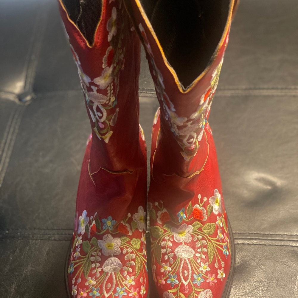 Embroidered Red Women's Boots